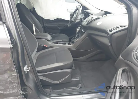 2013 Ford Escape S z USA, uszkodzony, nr VIN 1FMCU0F71DUB08546